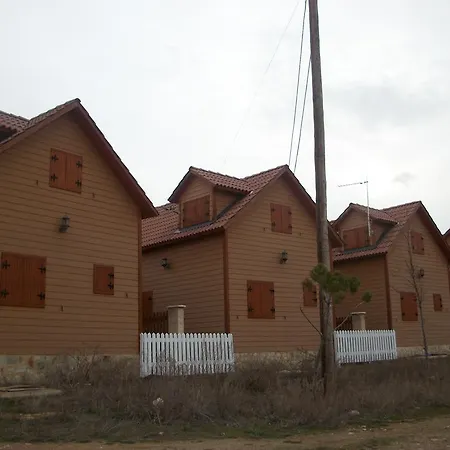 Cabanas Montes Universales * Orihuela del Tremedal