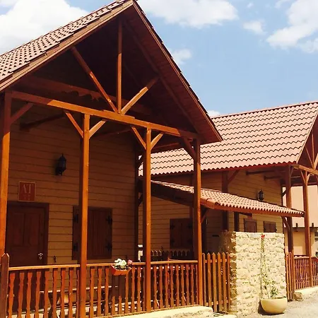 Cabanas Montes Universales * Orihuela del Tremedal
